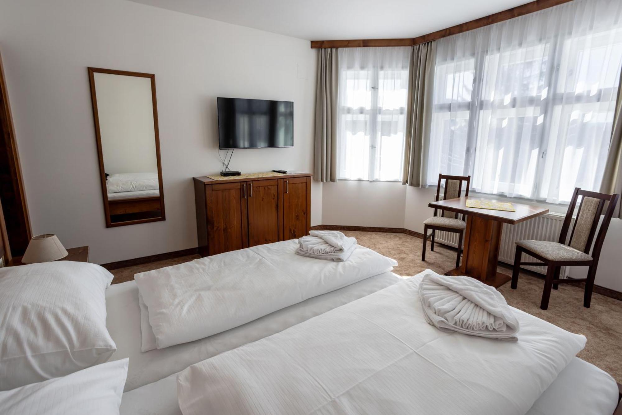 Hotel Slavie Spindleruv Mlyn Exterior photo
