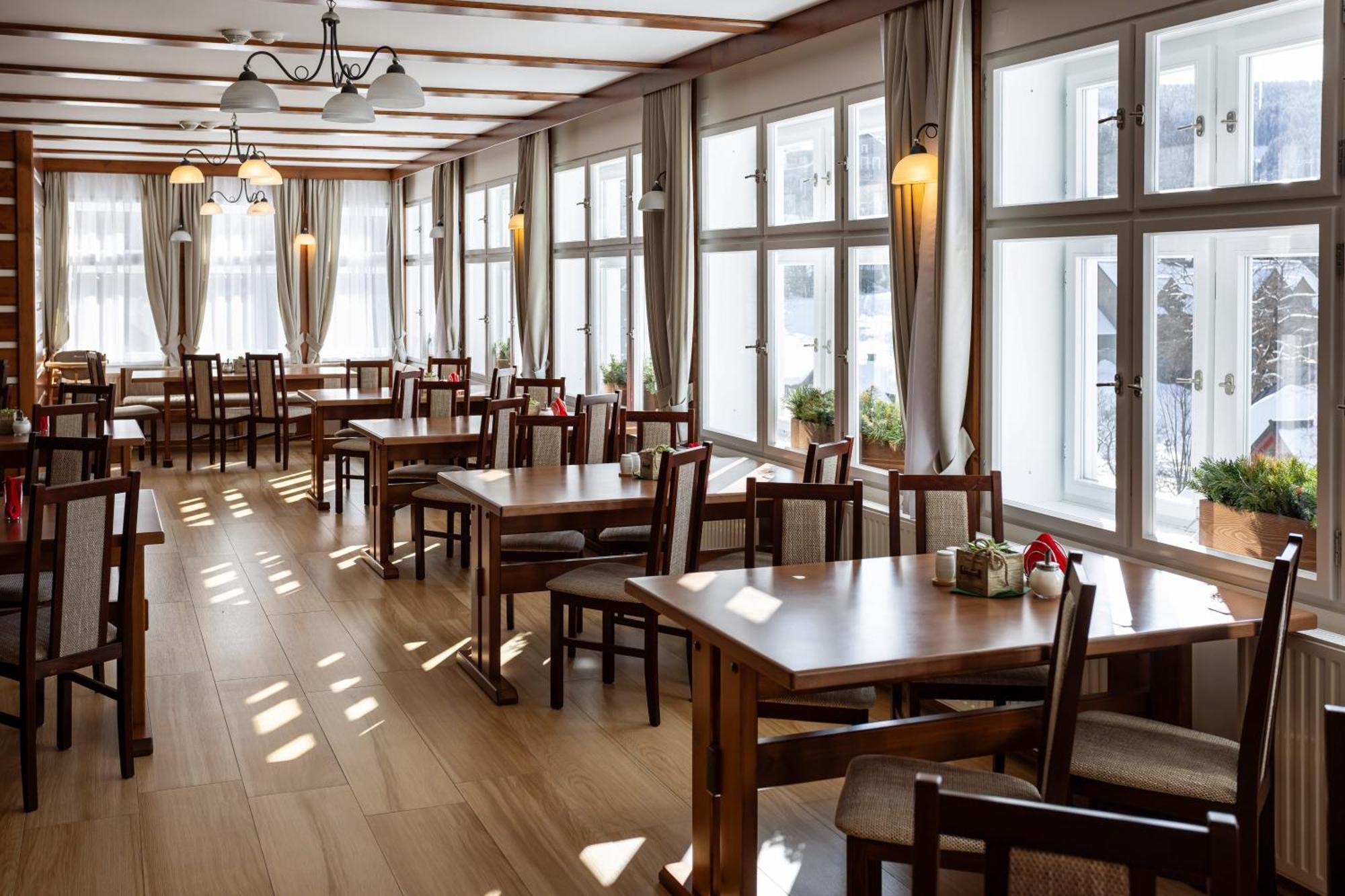 Hotel Slavie Spindleruv Mlyn Exterior photo